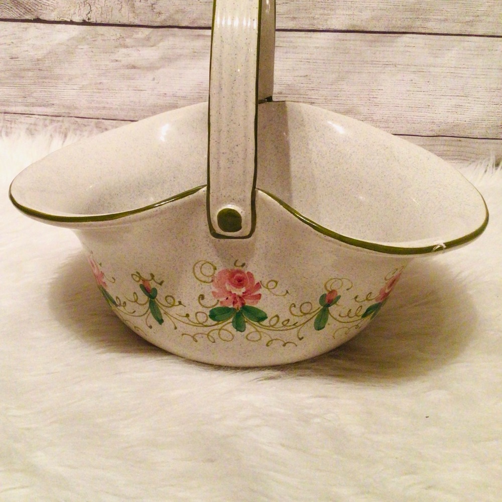 Ethan Allen Country French Ceramic Basket